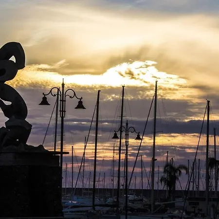 Leonard Casa Feriehus Riposto